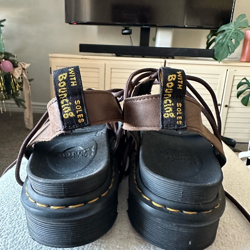 Dr Martens, Nartilla Flatfotm, Brown, size 10